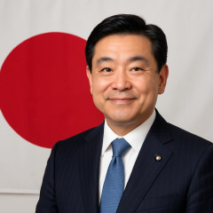 「日本が大好き」公明・岡本三成代表、在日韓国人3世の出自公表 大卒時期に日本国籍取得   |  3世ならもう日本人じゃん