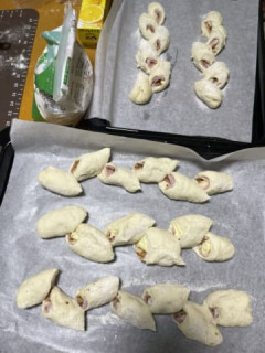 【朗報】ワイくんのベーコンエピ、あと少しで完成する！！！！！！！！🥐🫪🥖