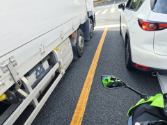 バイク乗ってるくせにすり抜けもせず法定速度も守ってるやつｗｗｗｗｗｗｗｗｗ