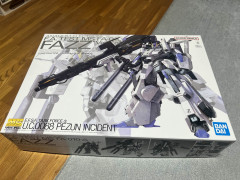【ガンプラ】FAZZを勢いで買ったはいいけど組み立てて直立させるだけでも大変だと模型屋さんで聞いたんだが…
