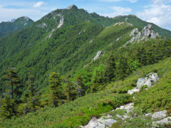 【北アルプス】 餓鬼岳で倒れている男性を発見　麓で死亡を確認　9月28日に入山したまま行方不明の大阪の登山者か　現場は「剣ズリ」と呼ばれる岩場近くの斜面
