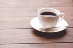 『コーヒー』←ブラックだと不味いのにミルクとシロップ入れた瞬間美味くなる不思議な飲料