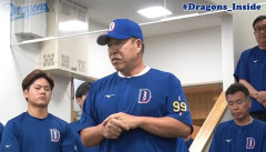 井上一樹ラストスピーチ中の金丸夢斗wwwwwwwwwwwwwwwwwwwwwwwwwwwwwwwwwwwwwwwwwwwwwwwwwwwwww