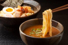 【朗報】つけ麺屋さん、オープン記念で一杯500円ｗｗｗｗｗｗｗｗｗｗ