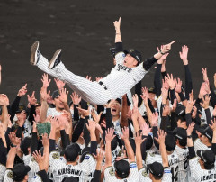 【悲報】カープさん、3年連続〝眼前胴上げ〟回避失敗。今日の阪神戦後に優勝セレモニー実施