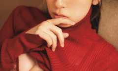 日向坂46エース金村美玖(24)、写真集の先行ショットでバストチラwwwww