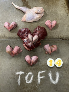【悲報】千葉市動物公園、肉でハートマーク作って炎上🔥ｗｗｗｗｗｗｗｗｗ