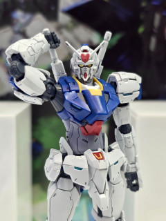 新作ガンダムはプラモで見ると意外とかわいい目をしてるんだね