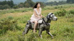 【動画】川崎重工、人が乗れる大型ロボット犬を発売‥‥ガチで欲しくてワロタ【2035年】