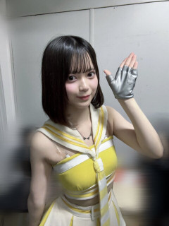 【画像】アイドル(20)さん、布面積少な目衣装がエチエチすぎるｗｗｗ