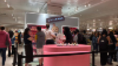 【世界進出】『ちいかわ』、ついにロンドンの老舗高級百貨店にポップアップ展開！ 欧米の「キャラものは子供向け」の常識を打ち破る快挙にネット大反響！