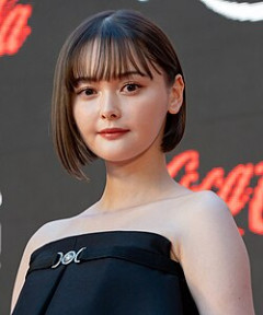 ⁉️【話題】玉城ティナさんの流出疑惑が急拡大、2019年の服とホクロが根拠に？販売投稿が混在する未確認の拡散 -2chまとめ-