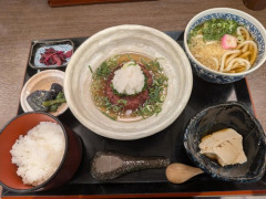 【画像】お前らはこの「おだしでいただく豆腐ハンバーグ膳」にいくら払える？