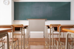 【恋愛】机に新しい筆箱が置かれており、持ち主が誰なのか待っていたらそれが彼女だった。一目ぼれしました。
