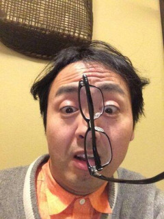 【悲報】50歳になったアンガ田中さん、老眼の苦労激白「近眼のメガネの上に老眼のメガネをかける二重メガネで赤ちゃんの爪を…」wwwwwwwwww