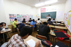 不登校中の中学生だった俺が保育園女児を預かることになった。　→　なんと、その14年後に彼女と再会した結果…,,,,