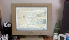 「中古で買ったPCモニターが届いた！さっそく使ってみよっと」ﾎﾟﾁｯ → 画面にヤバすぎるものが映し出される・・・