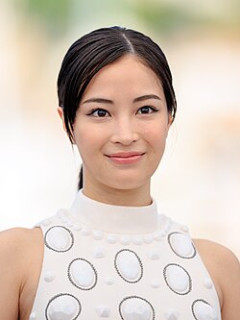 ⁉️広瀬すず、パリでのオフショット公開　ミニスカ姿が「新鮮でちょーーかわいい」「ほんとオシャレ」と反響 -2chまとめ-
