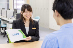 【悲報】減りゆく「〇〇レディー」、性差ない呼称広がる…