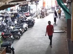 【動画】バルコニーが崩落して歩行者を直撃。49歳の男性が亡くなった事故。