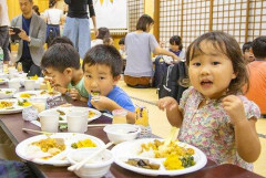 【朗報】やす子、子ども食堂の無償提供が先月180食から今月260食に