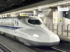 【悲報】東京から大阪行くと往復で4万とかするよな