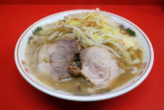 【悲報】ラーメン二郎の京都店、店員の態度が悪すぎて炎上→店「そのような事実はなかった」