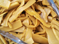 【メシマズ妻】昼食のラーメンは、メンマがドロドロで明らかに腐っていた…