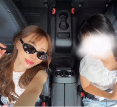 【画像】母親(38)｢13歳の娘に身長並ばれちゃいました～(ﾊﾟｼｬ🤳｣