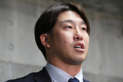 スポーツ紙「巨人は暴行事件を起こした中田翔選手を無償トレードで獲得し、見事に『更生』させた実績がある。小園も行くかも」