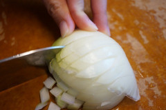 【嫁の料理】手軽に具材を鍋の素で煮込んだり、最もリーズナブルな豚肉を玉ねぎと炒めるだけなんだよな…