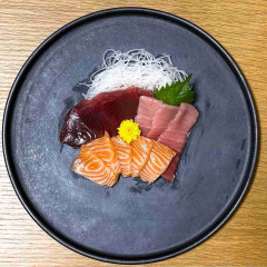 「この刺身、農水省職員が食べるとこうなります」→刺身のフードロス削減を呼びかけるポストにツッコミ相次ぐ「役人さんと一般人の感覚のズレを感じる」