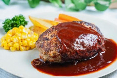 【画像】びっくりドンキーの「モンスターガリバー（4460円）」、これ1人で完食できる奴いる？