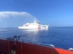 【動画】台湾の巡視船から放水砲を食らった中国側の映像が公開される。