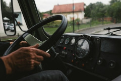 【悲報】アメリカさん、不正アクセスで運転免許証など「1億5000万件」を流出させて無事死亡