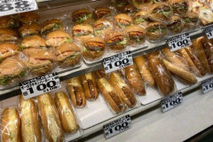 【悲報】(ヽ´ん`)さん「最近は100円のハンバーガーと69円のコーラで豪遊してる」ｗｗｗｗｗｗｗｗｗｗ
