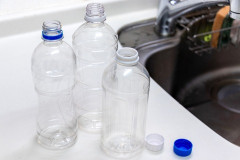嫁が飲み終えたペットボトル潰さないからムカつく