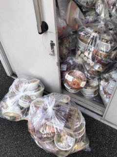 【悲報】お金がなくてコンビニのごみ箱から廃棄弁当を拾った74歳無職さん、逮捕されてしまうｗｗｗｗｗｗｗｗｗｗ