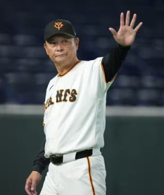 【朗報】巨人・橋上監督代行、選手から最高権力者扱いされていたｗｗｗ