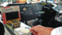 【議論】バスで交通系ICを使えない老人にキツく注意する運転手…目撃者の「叱られてるのを見て凹む」投稿に賛否両論！「デジタル化に全員ついていけない」「運転手の負担も考えて」