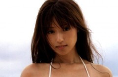 若い頃の深田恭子さんのビキニショット、一線を越える