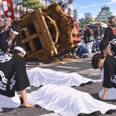 大阪だんじり祭の横転事故で死者2名   #動画