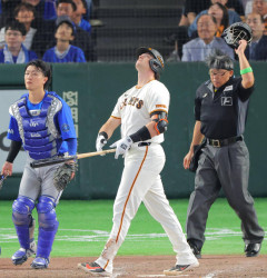 巨人・井上 vs Deベイ・東論争WWw