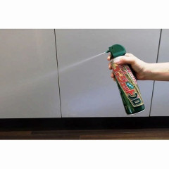 【G注意】ワイ、ゴキブリにゴキジェットを噴射するも冷蔵庫の下に逃げ込まれブチ切れ💢💢💢💢💢💢