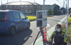 「生活道路は時速30キロに」奈良県警、法改正後初の速度違反取り締まり