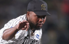 阪神タイガース、ドリスに残留要請w w w w w w w w w w w