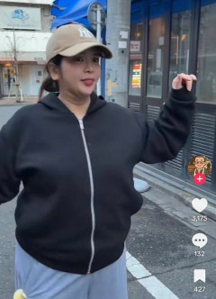 【悲報】坂口杏里さん、生配信中に万引きしてしまう