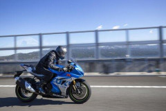 【悲報】初めてバイクで100km/h出したんやけど、怖いし危ないよこれｗｗｗｗｗｗｗｗｗｗ