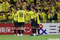 【サッカー】計9ゴールが飛び交う乱打戦！ 柏がG大阪との死闘制しルヴァン杯準々決勝進出…藤尾翔太が新天地初ゴール含む2得点