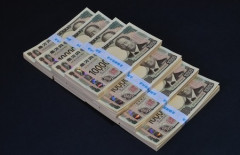 【お金】年収1000万円を超える人は339万5000人、全体の6.6％　男性は299万9000人、女性は39万8000人に